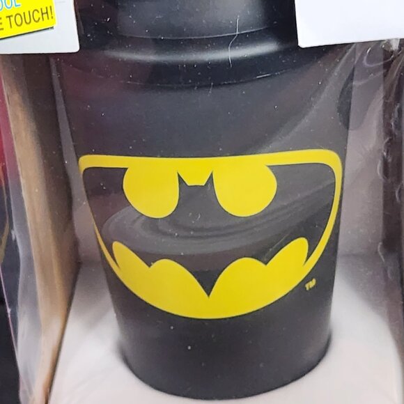 DC Comics and Warner Brothers Batman Porcelain 8oz Travel Mug with expired cocoa - Picture 2 of 16